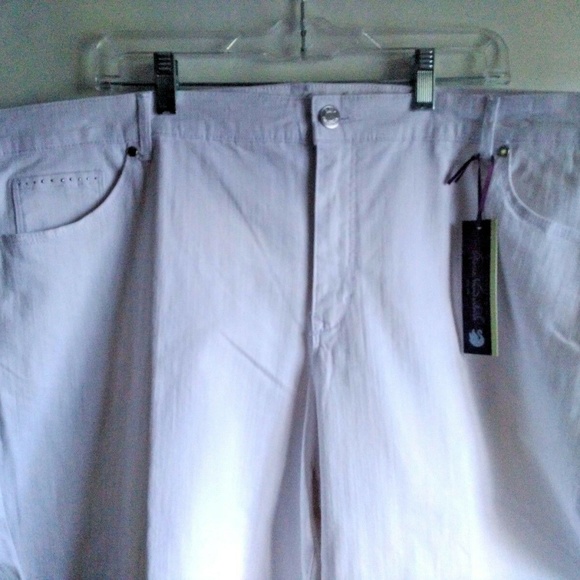 NWT Gloria Vanderbilt JORDYN Capris 24W stretch white embroidered pockets 24W - Picture 7 of 8
